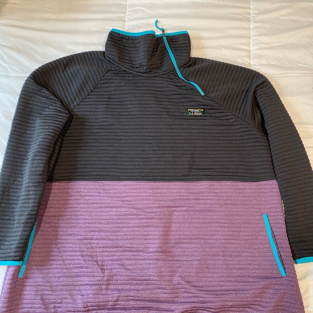 Womens LL Bean tunic length air light sweater